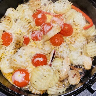 ホットプレートで作るじゃがいもとトマトのチーズ焼き